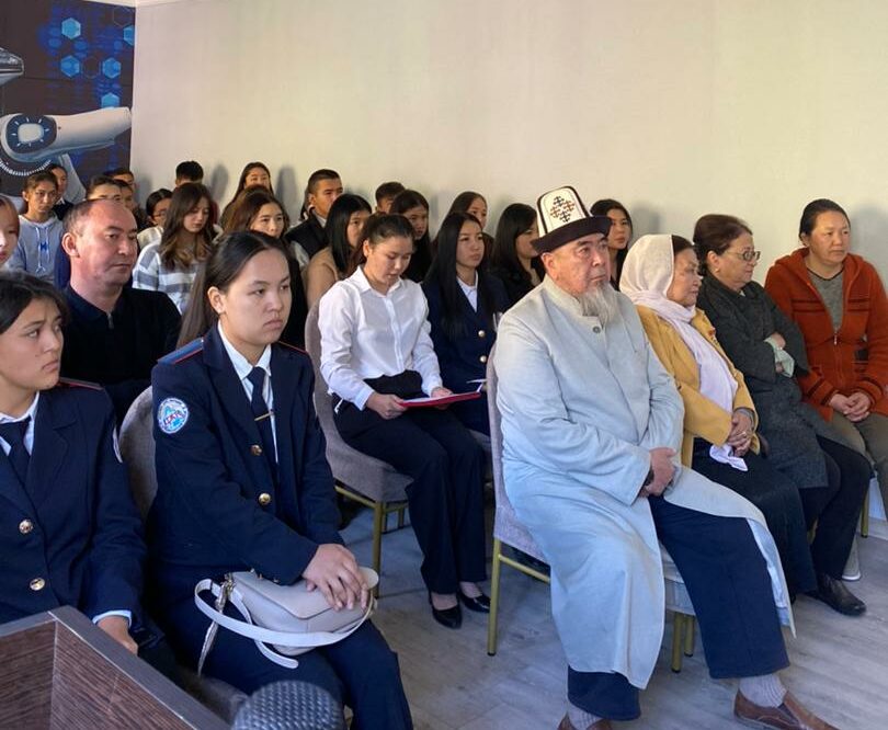 «Өткөндөр эстелбейин, тирүүлөр баркталбайт» — аттуу студенттик илимий-практикалык конференциясы өткөрүлдү 02.11.2023 post thumbnail image