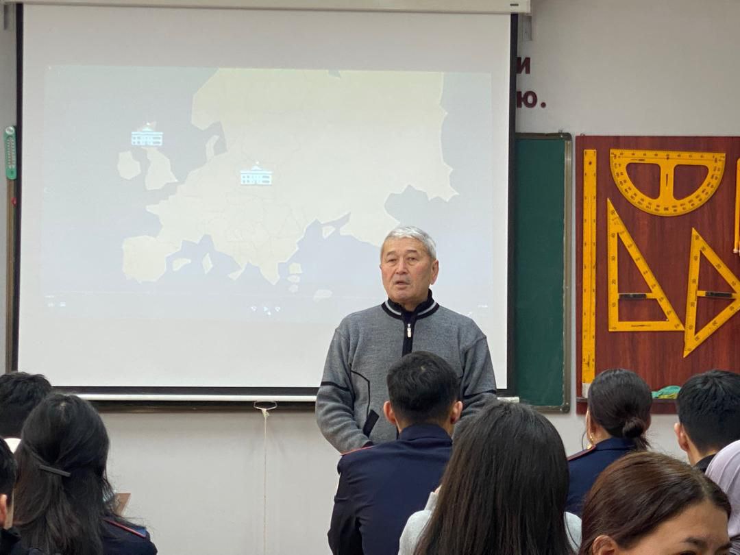 Преподаватель юридических дисциплин, председатель ПЦК «Педагогики и права» Масиров З.К. провел профилактическую беседу на тему «Роль студентов в борьбе с коррупцией в образовательных учреждениях»  (05.02.2025). post thumbnail image