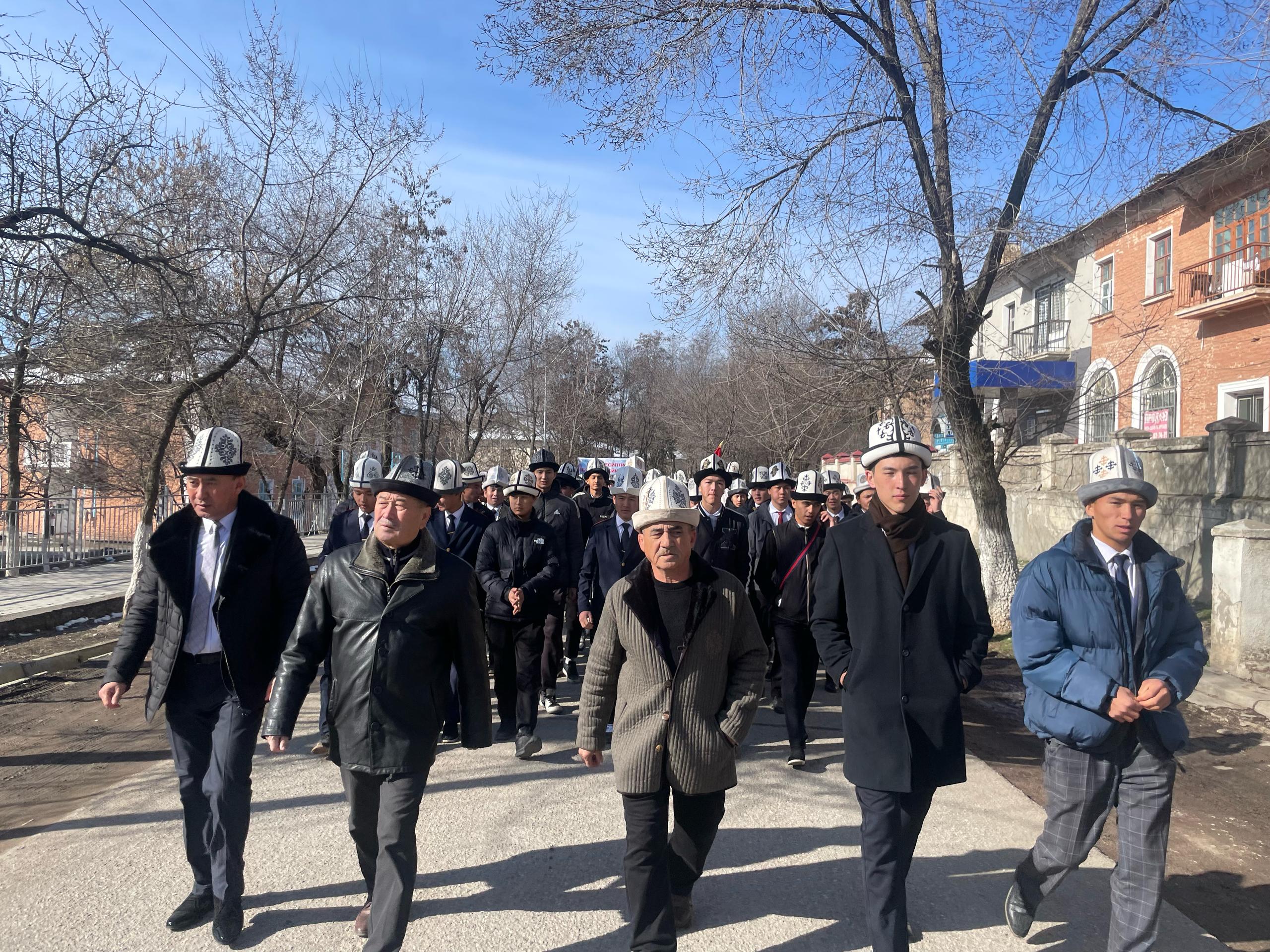 5- март, Ак-Калпак күнү. Студенттер майрамдык жөө жүрүшкө катышты (05.03.2025) post thumbnail image