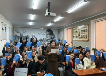 Борбордук Азия колледжинин студенттери менен  Майлуу-Суу шаарынын ден-соолукту чыңдоо борборунун мед айымы "Зыяндуу заттардан алыс болуу" аттуу темасында жолугушуу болду (07.11.2025ж.).